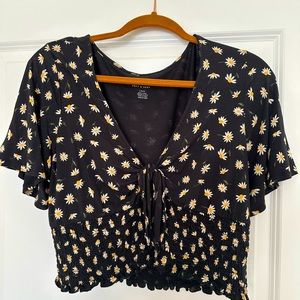 American Eagle - AE Floral Smocked Tie-Front T-Shirt